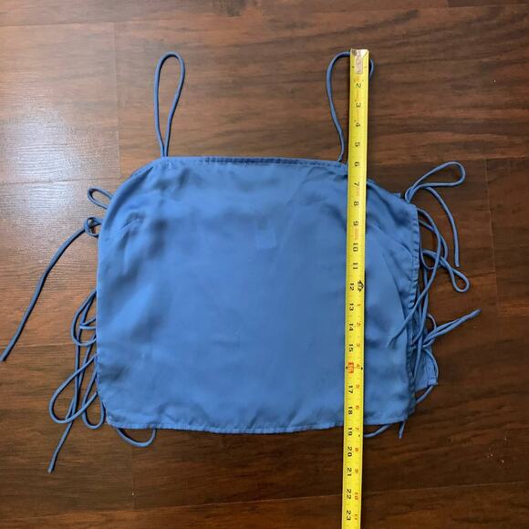 Lulu's Radiate Joy light blue tie up crop tank top size M - Picture 9 of 11